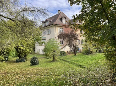  - Haus kaufen in Stuttgart - Einzigartige Gelegenheit mit Gartenidylle