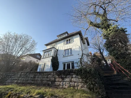 Ansicht von unten - Wohnung mieten in Stuttgart - Charmante 3-Zimmer-Altbau-Wohnung mit Balkon