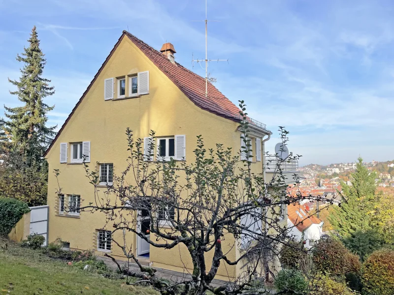 Hausansicht - Haus mieten in Stuttgart - Familiengerechtes Wohlfühlhaus in Aussichtslage