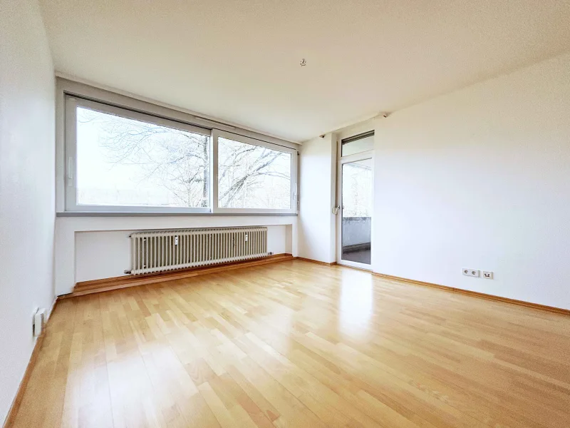  - Wohnung kaufen in Stuttgart - Geräumige 3-Zimmer-Wohnung mit sonniger Loggia und Garagenstellplatz