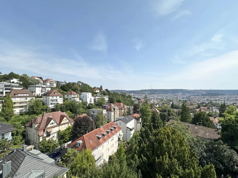  - Wohnung mieten in Stuttgart - Sofort verfügbare 1-Zimmer-Dachgeschosswohnung mit tollem Blick!