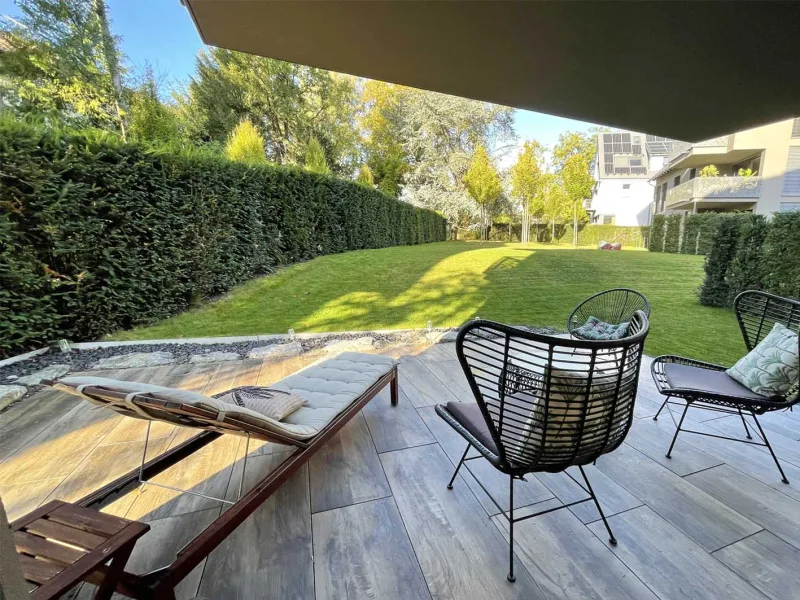 Terrasse mit Gemeinschaftsgarten - Wohnung mieten in Stuttgart - Exklusive Neubau-Wohnung in bester Lage