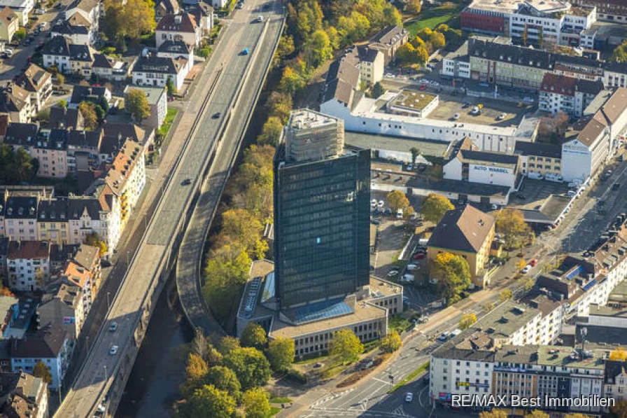 Drauffsicht - Büro/Praxis kaufen in Hagen - Einmalige Gelegenheit mit vielfältigen Nutzungsmöglichkeiten!Hochhaus im 80er Jahre Retro Style