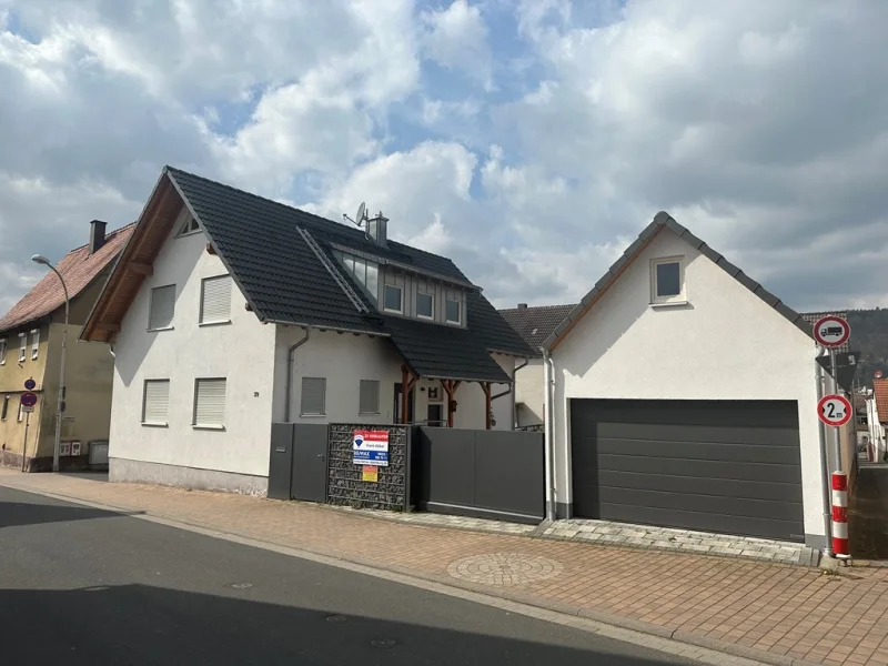 iy15 - Haus kaufen in Großheubach - Keine Käuferprovision! Kaufen Sie ab € 1.199,- mtl.* / EFH & Garage, neuwertig, hochwertig !