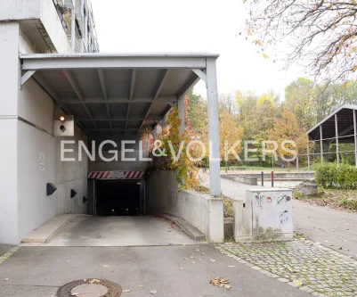 Einfahrt - Garage/Stellplatz kaufen in Tübingen - Tiefgaragenstellplatz im Französischen Viertel • Platz Nummer 19