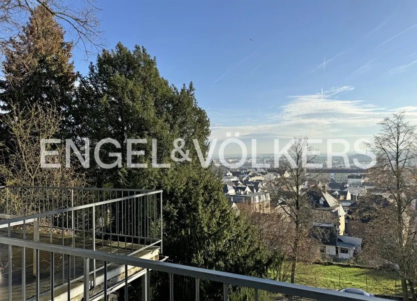  - Wohnung kaufen in Bad Nauheim - Split-Level Wohnung mit spektakulärem Fernblick in Toplage von Bad Nauheim