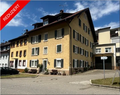 Außenansicht - Haus kaufen in Zell im Wiesental - Charmantes Mehrfamilienhaus in Zell im Wiesental