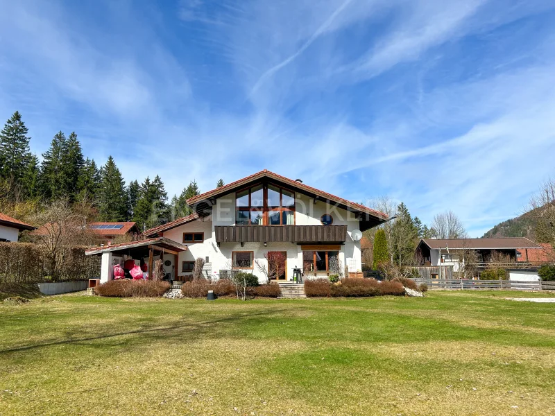 Willkommen Zuhause - Haus kaufen in Schliersee - Einfamilienhaus mit großem Süd-Ost- Garten