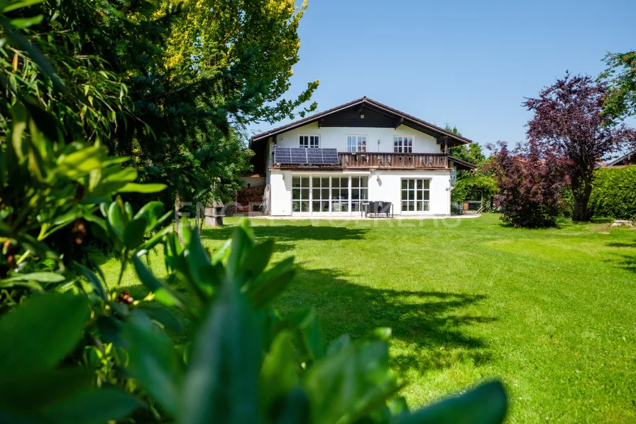 Willkommen Zuhause! - Haus kaufen in Holzkirchen - Sonniges Einfamilienhaus mit parkähnlichem Grundstück