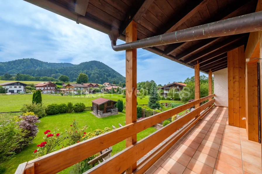 Balkon mit Blick auf die Berge