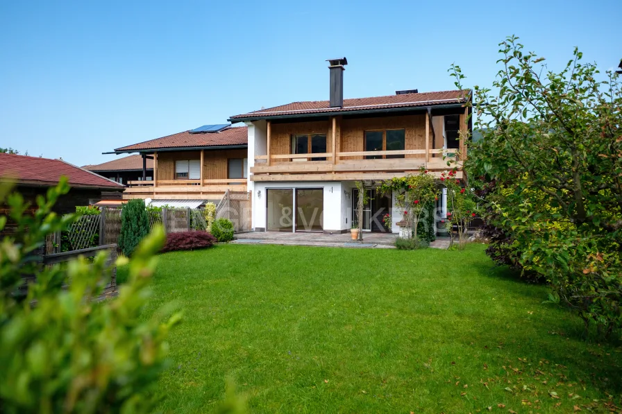 Gartenansicht zum Haus - Haus kaufen in Schliersee - Ruhiges Wohnen inmitten von Seen und Bergen