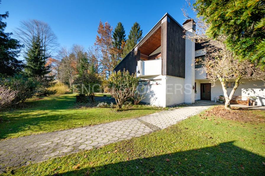 Architektenhaus in bester Lage Miesbachs - Haus kaufen in Miesbach - Einzigartiges Wohnen in der Natur