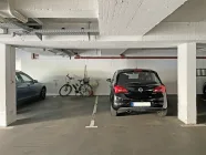 Ein Tiefgaragenstellplatz vervollständigt die Wohnung