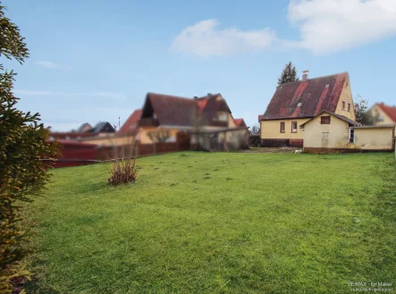 Südgrundstück - Haus kaufen in Dentlein am Forst - Herrliches und großes Grundstück mit Bestand zum Sanieren oder Abreisen