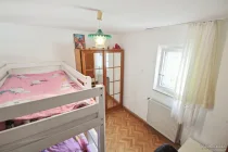 Zimmer 1. OG große Wohnung