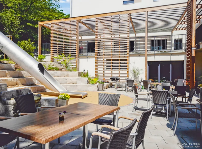 Cafeterrasse - Haus kaufen in Stein - 2018 fertiggestellt, voll vermietet, hier ist der Investor gefragt, es kann auch die Betreiberfirma erworben werden