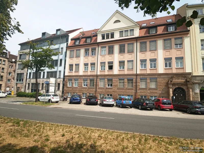 Außenansicht - Wohnung kaufen in Fürth - Super Kapitalanlage: 1-Zimmer Apartment