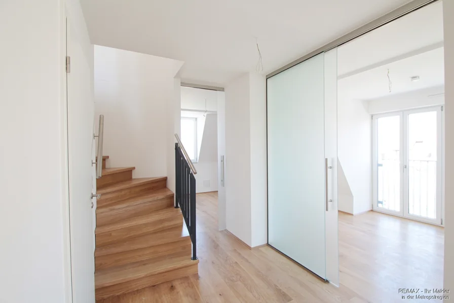 Flur - Wohnung mieten in Nürnberg - Außergewöhnliche Maisonette Wohnung mit Dachterrasse