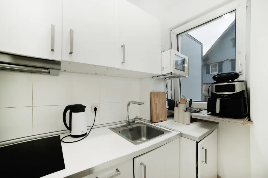 Küche mit Fenster und Gestaltungspotential