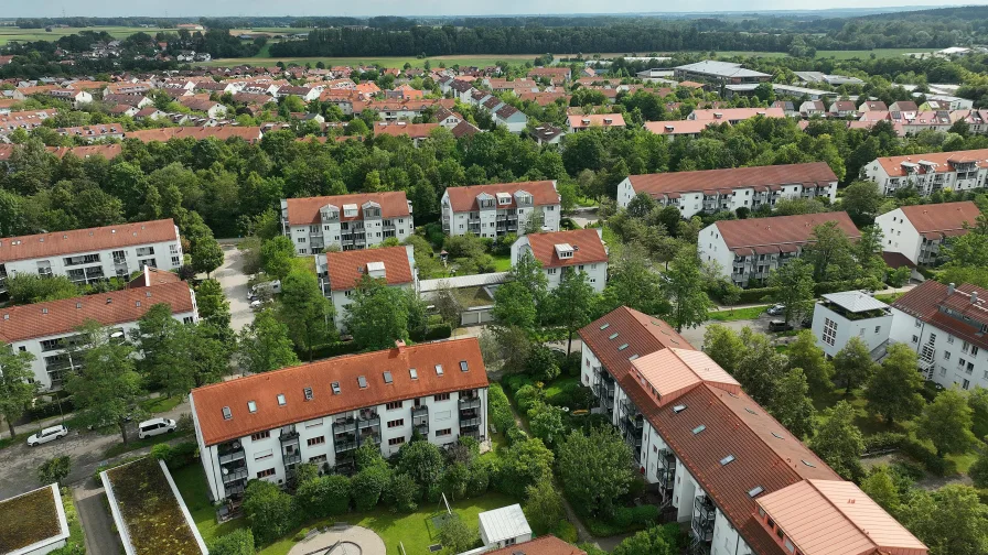 Eingebettet in die Natur - Wohnung kaufen in Poing - GROSSZÜGIG Leben auf 2 Ebenen+ eigener Garten = GERNE nachhause kommen!