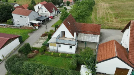 Seitenperspektive - Haus kaufen in Schweitenkirchen - Finanzierbares Einfamilienhaus nahe Schweitenkirchen  (A 9)