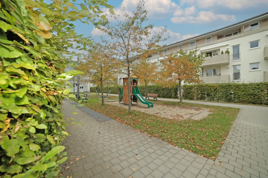 Spielplatz erreichbar OHNE Straßenquerung