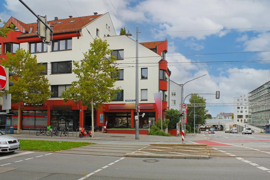 frische Fassade, neue Fenster