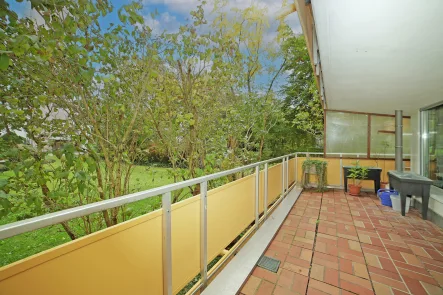 Blick ins Grün - Wohnung kaufen in Germering - Idyllische Terrassenwohnung zum Wohlfühlen