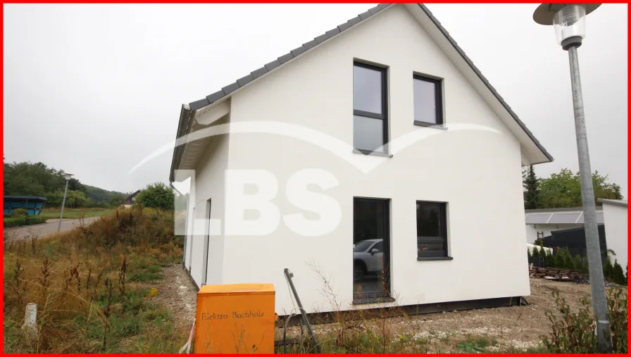 IMG_8694 - Haus kaufen in Schnelldorf - Einfamilienhaus sucht Handwerker -  Massa Ausbauhaus  BJ 2020-2021