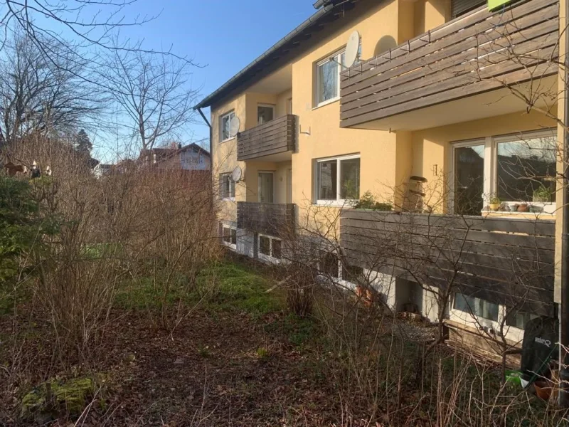 Hausansicht Balkon - Haus kaufen in Sauerlach - Mehrfamilienhaus