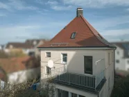 Drohne_mit_Blick_auf_Balkon