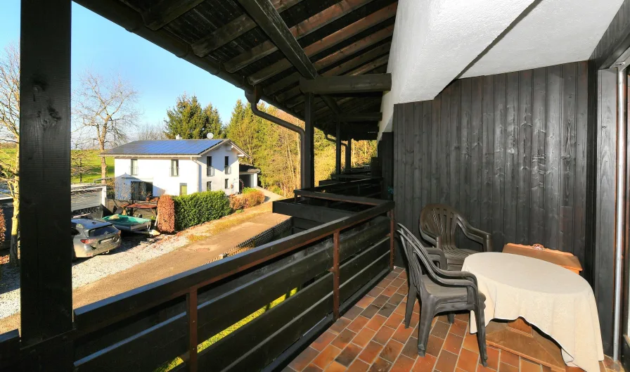 ruhiges Schlafzimmer, ebenfalls mit Balkon (Westausrichtung)