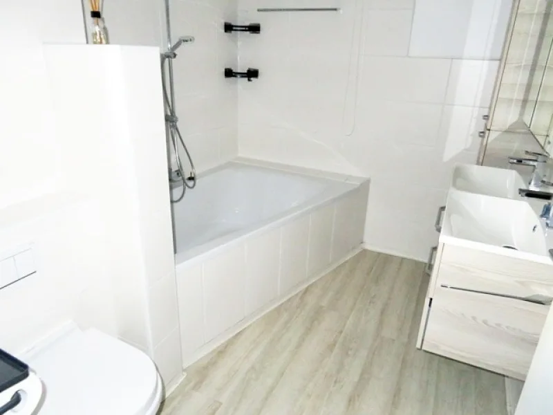 OG Badezimmer (Wohnung groß)