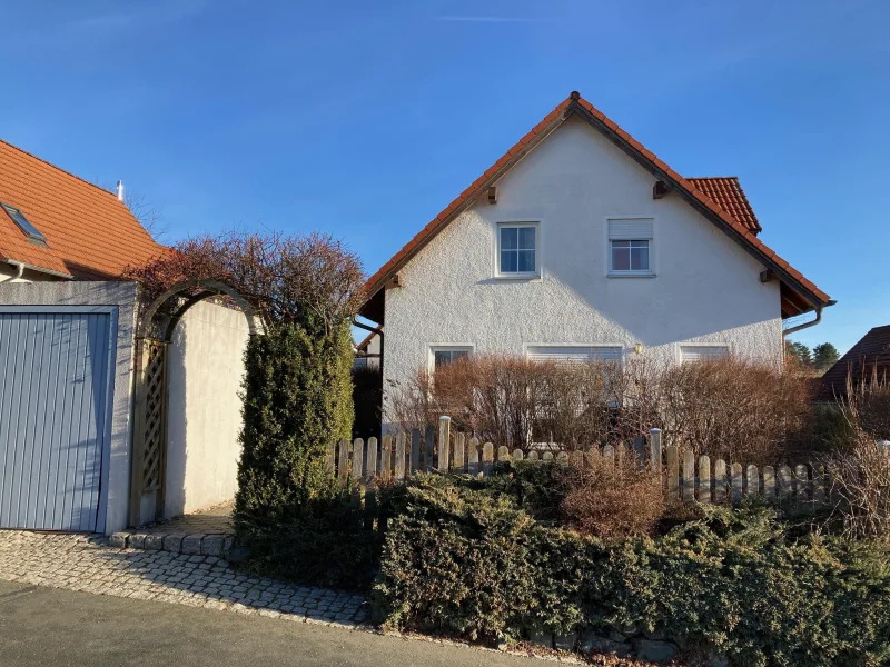 Fassade und Garage