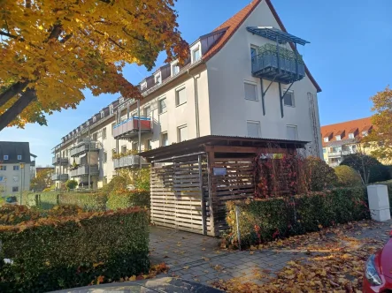 Titelbild - Wohnung kaufen in Fürth - Renovierte Dachgeschosswohnung mit viel Privatsphäre in Fürth