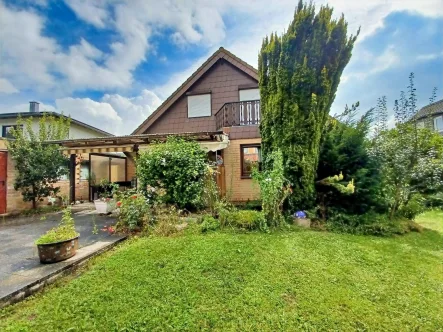 Titelfoto1 - Haus kaufen in Schmidgaden - Einfamilienhaus mit Bungalow-Charakter und ausgebautem Dachgeschoss in Schmidgaden