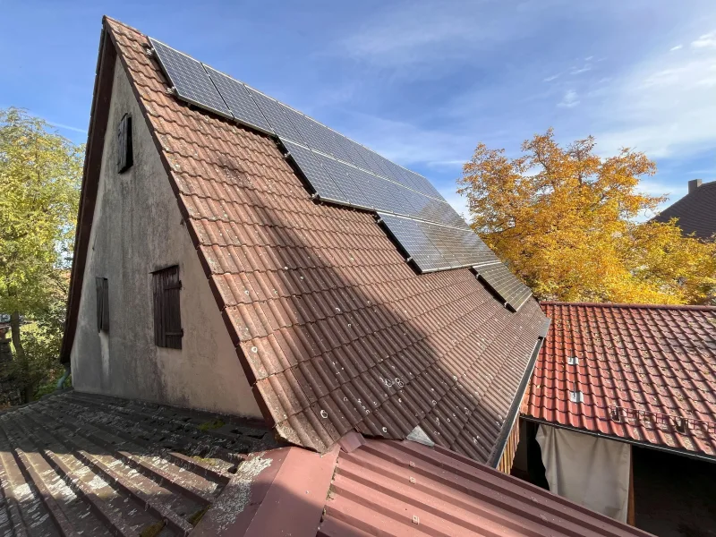 Scheunendach mit Photovoltaik