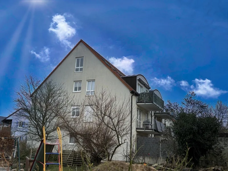 Außenansicht - Wohnung kaufen in Bamberg - Chicke 2-Zimmer-DG-Wohnung mit zusätzlich ausgebautem Spitzboden!