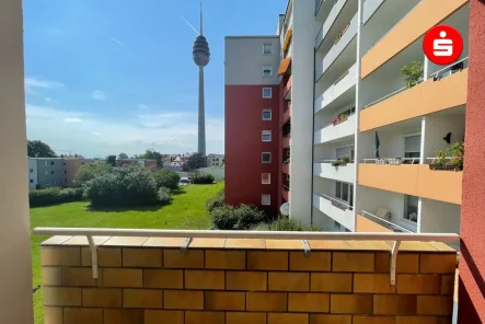 Blick vom Balkon - Wohnung mieten in Nürnberg - Renoviert! Toller Schnitt! Parkett-Boden im Wohnzimmer!