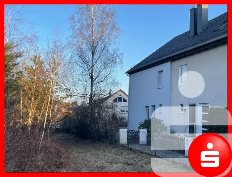 Titelbild - Haus kaufen in Rednitzhembach - Sonnige Doppelhaushälfte mit Ausbaupotential