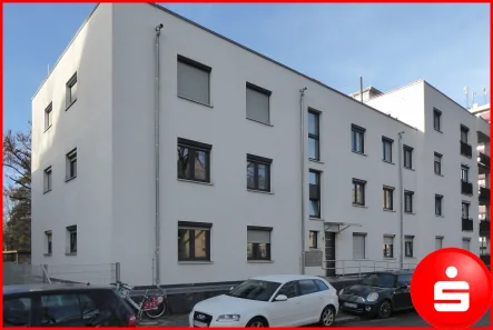 Titelbild - Wohnung kaufen in Nürnberg - 4-Zimmer-Erdgeschosswohnung mit herrlichem Garten und Terrasse 