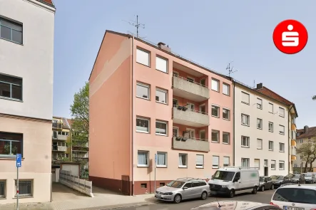Titelbild - Wohnung kaufen in Nürnberg - Mittendrin statt nur dabei - gepflegte 2-Zi-ETW mit Loggia nahe Burg!