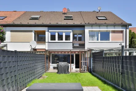 Titelbild - Haus kaufen in Nürnberg - Gepflegtes RMH in bevorzugter Lage von Katzwang