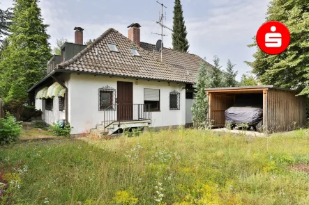 Hausansicht - Haus kaufen in Nürnberg - Zweifamilienhaus in toller Lage mit viel Potenzial in Nürnberg - Fischbach 