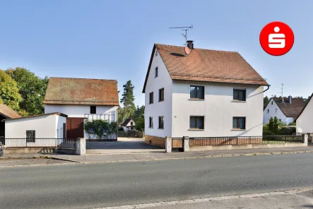 Hausansicht - Straßenseite - Haus kaufen in Schwarzenbruck - Interessantes Hofanwesen in Schwarzenbruck Pfeifferhütte