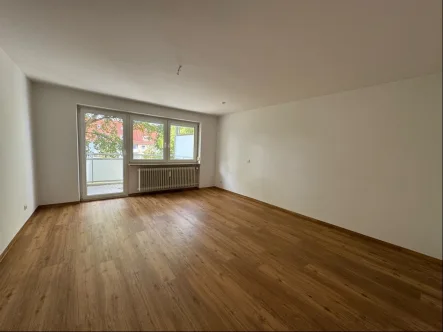 Wohnzimmer - Wohnung kaufen in Nürnberg - Gepflegte 2-Zimmer-Wohnung in Nürnberg-Röthenbach b. Schw.