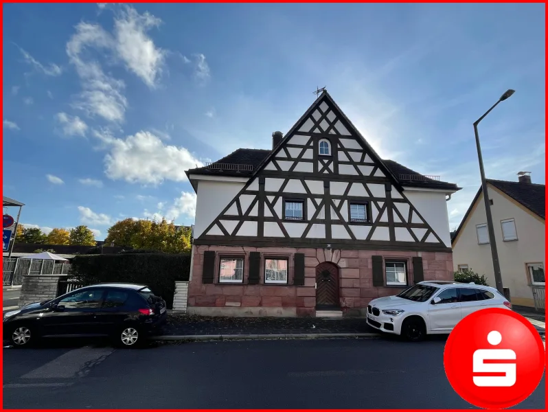 Titelbild - Haus kaufen in Nürnberg - Freies, denkmalgeschütztes Zweifamilienhaus in Nürnberg Laufamholz