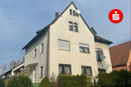 Hausansicht - Wohnung kaufen in Hersbruck - Sehr gepflegte 2-Zi.-ETW - EG mit Terrasse in Hersbruck 