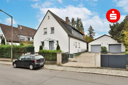 Titelbild - Haus kaufen in Nürnberg - Generationen-Wohnen, Kapitalanlage oder Mischnutzung - Hier kommt Jeder auf seine Kosten!