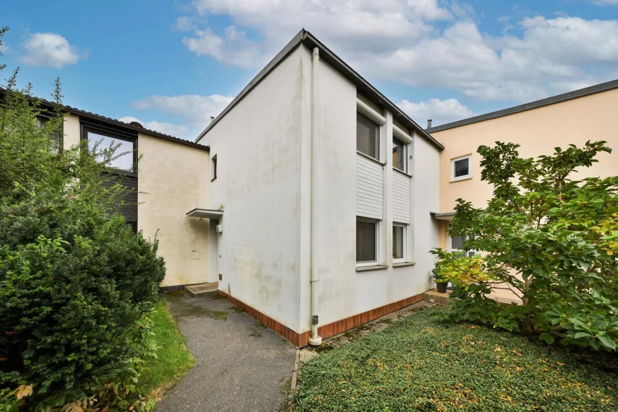 Titelbild - Haus kaufen in Nürnberg - Reihenmittelhaus in Nürnberg-Herpersdorf